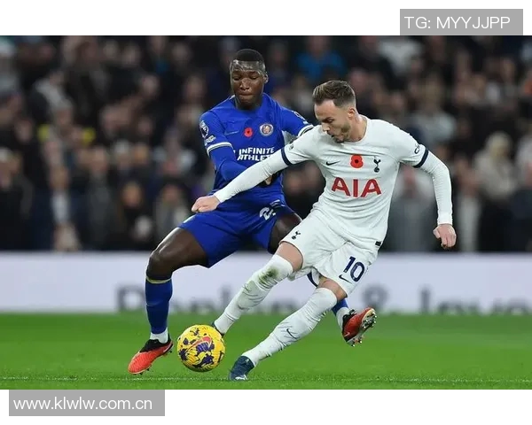 慈善拳击赛精彩上演切尔西传奇乔迪莫里斯战胜热刺名宿本特利