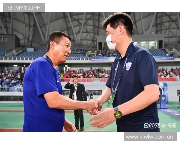 泰山小将齐千程亮相赛前发布会进入本轮中超比赛名单引关注