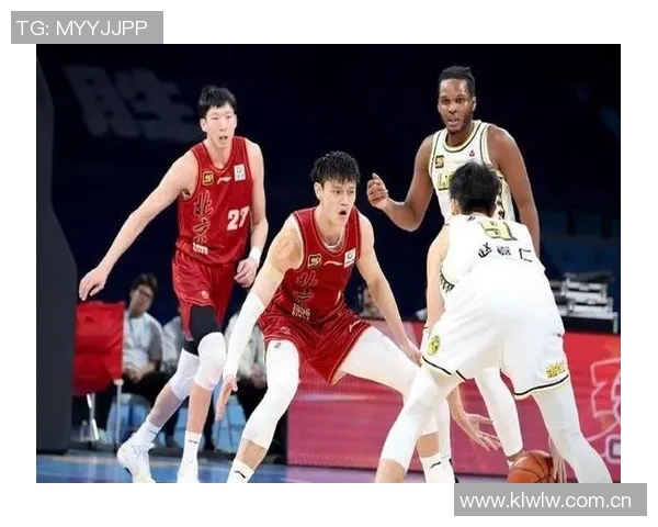 小曾重返CBA首钢阵容周琦赵睿曾凡博陈盈骏携手出战