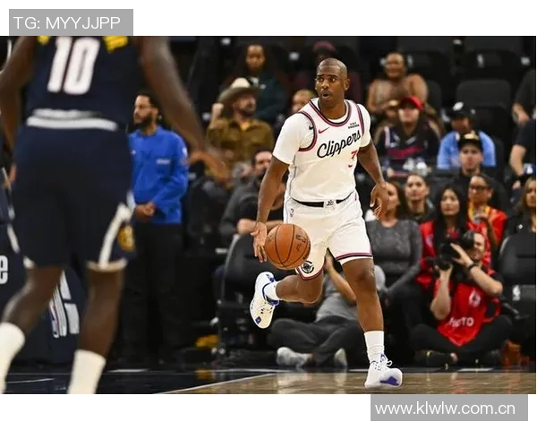 老船长保罗半场表现抢眼9助攻3分1板正负值高达25