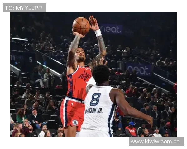 莱昂纳德三场比赛连续得分30却难救球队陷入连败困境