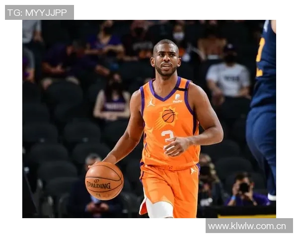 哈克斯称赞鲍威尔球风独特作为老将他让队友们更轻松发挥