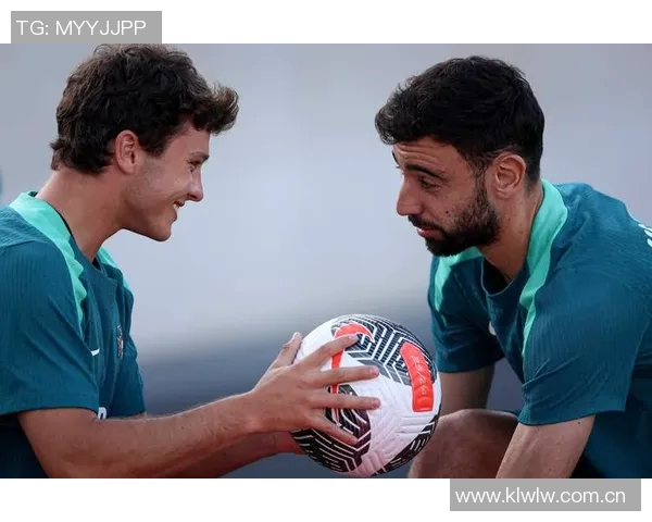 纳因戈兰直言不讳批评马丁内斯称其对足球一无所知表现糟糕